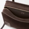 Amazona 180 Tasche in mittlerer Grösse aus Wildleder Amazona 180 Tasche in mittlerer Grösse aus Wildleder