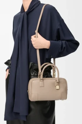Amazona 23 Tasche aus weichem, genarbtem Kalbsleder
