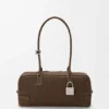Amazona 31 Cropped-Tasche aus genarbtem Nubukleder Amazona 31 Cropped-Tasche aus genarbtem Nubukleder