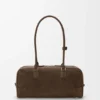 Amazona 31 Cropped-Tasche aus genarbtem Nubukleder Amazona 31 Cropped-Tasche aus genarbtem Nubukleder