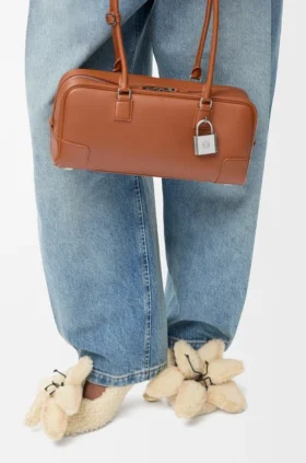 Amazona 31 Cropped-Tasche aus glänzendem Kalbsleder
