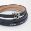 Anagram Bombé Twist-Armband aus Kalbsleder Anagram Bombé Twist-Armband aus Kalbsleder