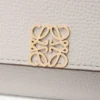 Anagram Continental-Portemonnaie aus Kalbsleder mit Pebble-Struktur Anagram Continental-Portemonnaie aus Kalbsleder mit Pebble-Struktur