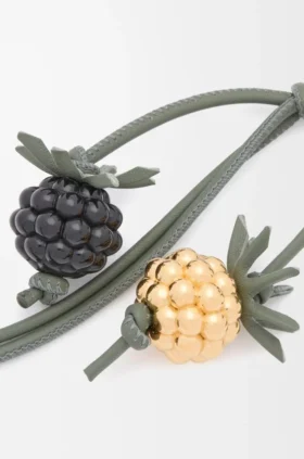 Beeren-Anhänger aus klassischem Kalbsleder