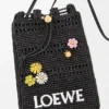 Blumen-Anstecknadel aus Kalbsleder