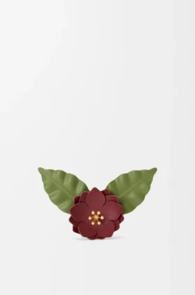 Blumen-Anstecknadel aus klassischem Kalbsleder