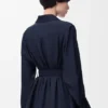 Bluse aus Seide mit Gürtel