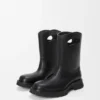 Bobby-Stiefel aus genarbtem, pflanzlich gegerbtem Kalbsleder Bobby-Stiefel aus genarbtem, pflanzlich gegerbtem Kalbsleder
