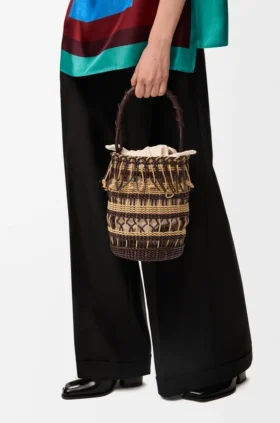 Bucket-Tasche aus Kord und Leder