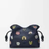 «Cats» mittlere Flamenco-Clutch aus besticktem Denim «Cats» mittlere Flamenco-Clutch aus besticktem Denim