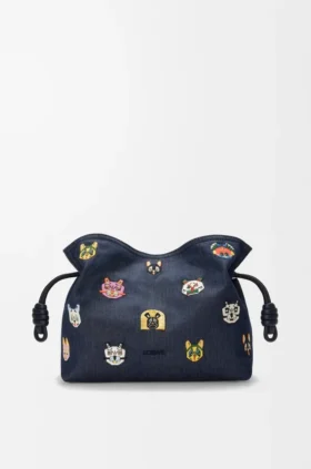 «Cats» mittlere Flamenco-Clutch aus besticktem Denim