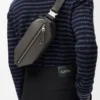 Convertible Sling aus klassischem Kalbsleder Convertible Sling aus klassischem Kalbsleder
