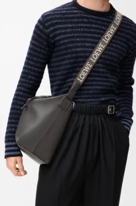 Cubi Crossbody-Tasche aus geschmeidigem, glattem Kalbsleder und Jacquard