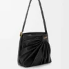 Drapierte Tote Bags aus weichem Nappa-Lammleder Drapierte Tote Bags aus weichem Nappa-Lammleder