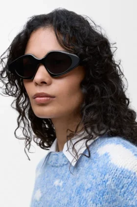 Dreieckige, schmale Sonnenbrille
