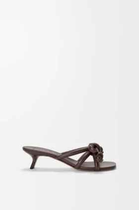 Flamenco-Knoten-Sandale aus Lammleder Flamenco-Knoten-Sandale aus Lammleder