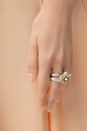Flor-Ring aus Sterlingsilber und Kristallen