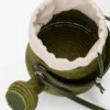 Giesskannen-Tasche aus Raffia und Kalbsleder Giesskannen-Tasche aus Raffia und Kalbsleder