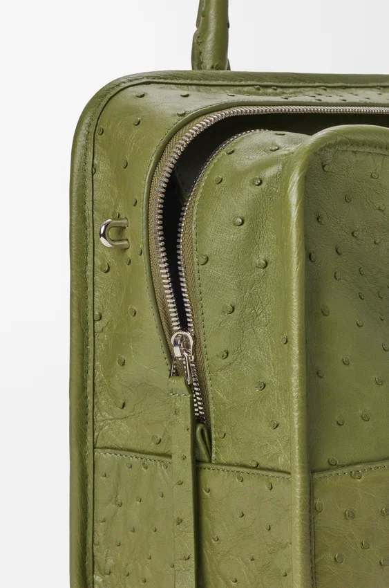 Grosse Amazona 180-Tasche aus Straussenleder Grosse Amazona 180-Tasche aus Straussenleder