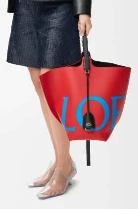 Grosse Bilbao Bucket mit übergrossem Logo aus glattem Kalbsleder