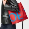 Grosse Bilbao Bucket mit übergrossem Logo aus glattem Kalbsleder