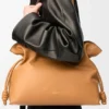 Grosse Flamenco-Clutch aus Nappa-Kalbsleder Grosse Flamenco-Clutch aus Nappa-Kalbsleder