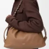 Grosse Flamenco Purse aus weichem Nappa-Lammleder Grosse Flamenco Purse aus weichem Nappa-Lammleder