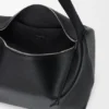 Grosse Loop Hobo aus geschmeidigem genarbtem Kalbsleder