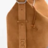 Grosse Loop Hobo aus Kalbsveloursleder