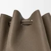 Grosse Madrid-Tasche aus geschmeidigem genarbtem Kalbsleder Grosse Madrid-Tasche aus geschmeidigem genarbtem Kalbsleder