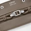 Grosse Madrid-Tasche aus geschmeidigem genarbtem Kalbsleder Grosse Madrid-Tasche aus geschmeidigem genarbtem Kalbsleder