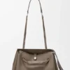 Grosse Madrid-Tasche aus geschmeidigem genarbtem Kalbsleder Grosse Madrid-Tasche aus geschmeidigem genarbtem Kalbsleder