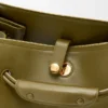 Grosse Madrid-Tasche aus geschmeidigem Kalbsleder Grosse Madrid-Tasche aus geschmeidigem Kalbsleder