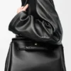 Grosse Madrid-Tasche aus geschmeidigem Kalbsleder Grosse Madrid-Tasche aus geschmeidigem Kalbsleder