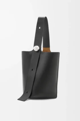 Grosse Pebble Bucket aus geschmeidigem genarbtem Kalbsleder
