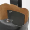 Grosse Pebble Bucket aus geschmeidigem genarbtem Kalbsleder Grosse Pebble Bucket aus geschmeidigem genarbtem Kalbsleder