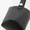 Grosse Pebble Bucket aus geschmeidigem genarbtem Kalbsleder Grosse Pebble Bucket aus geschmeidigem genarbtem Kalbsleder