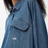 Hemd mit Gürtel aus Denim Hemd mit Gürtel aus Denim