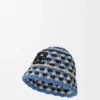 Häkel-Bucket-Hut mit Aufnäher aus Raffia und Kalbsleder Häkel-Bucket-Hut mit Aufnäher aus Raffia und Kalbsleder