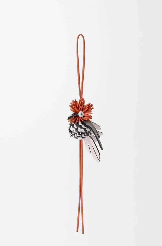 Hoopoe-Vogel-Anhänger aus klassischem Kalbsleder Hoopoe-Vogel-Anhänger aus klassischem Kalbsleder
