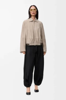 Jacke mit Gürtel aus Ziegenveloursleder