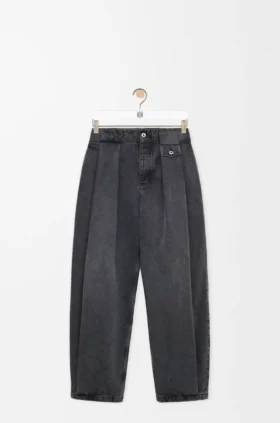 Jeans aus Denim Jeans aus Denim