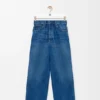 Jeans aus Denim Jeans aus Denim