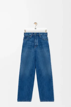 Jeans aus Denim Jeans aus Denim