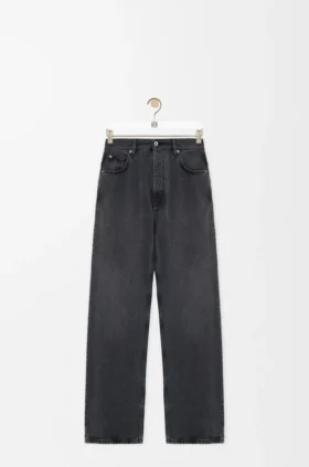 Jeans aus Denim Jeans aus Denim