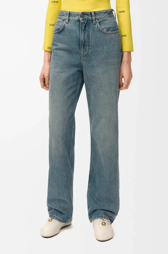Jeans aus Denim Jeans aus Denim