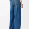 Jeans aus Denim Jeans aus Denim
