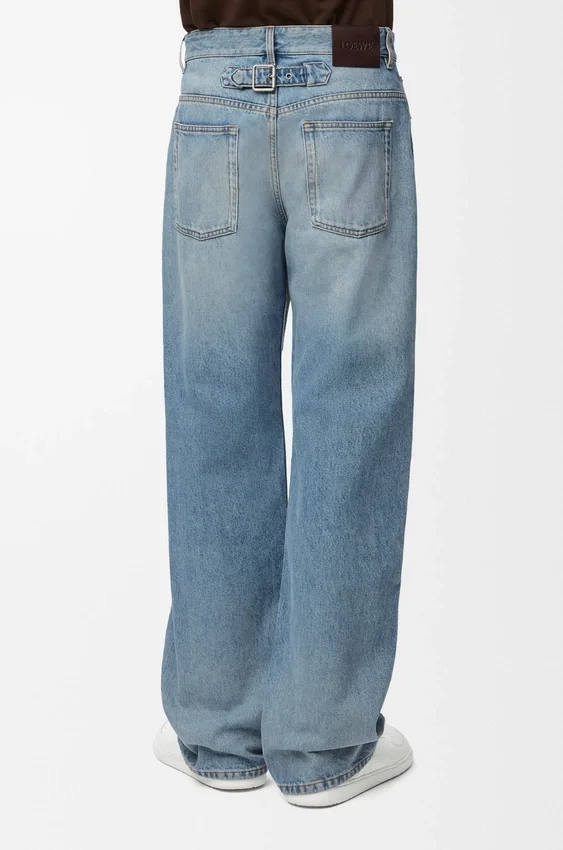 Jeans aus Denim Jeans aus Denim