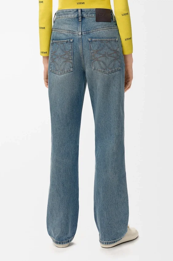 Jeans aus Denim Jeans aus Denim
