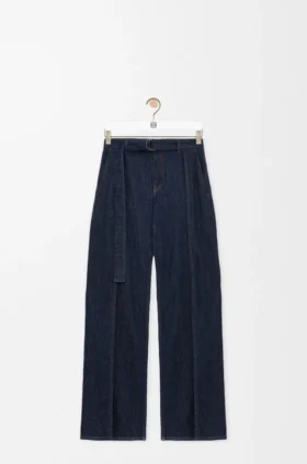 Jeans mit Gürtel aus Denim